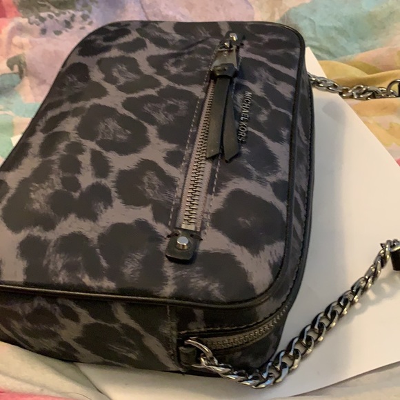 NWOT Michael Kors Beautiful Camera Bag Leopard New fun bag with chain strap. - Picture 11 of 11
